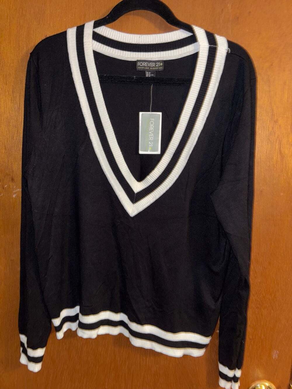 Forever 21+ Plus Size Black and White Striped V-Neck Preppy Sweater NWT 1xl